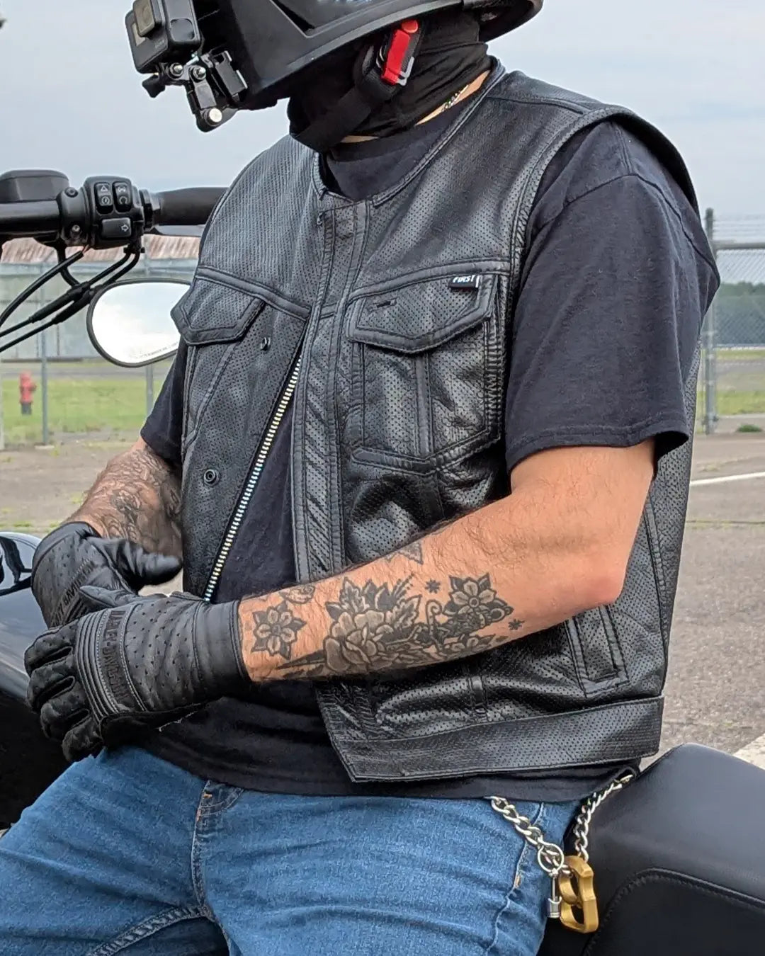 Lowside Herren-Motorradlederweste aus perforiertem Material