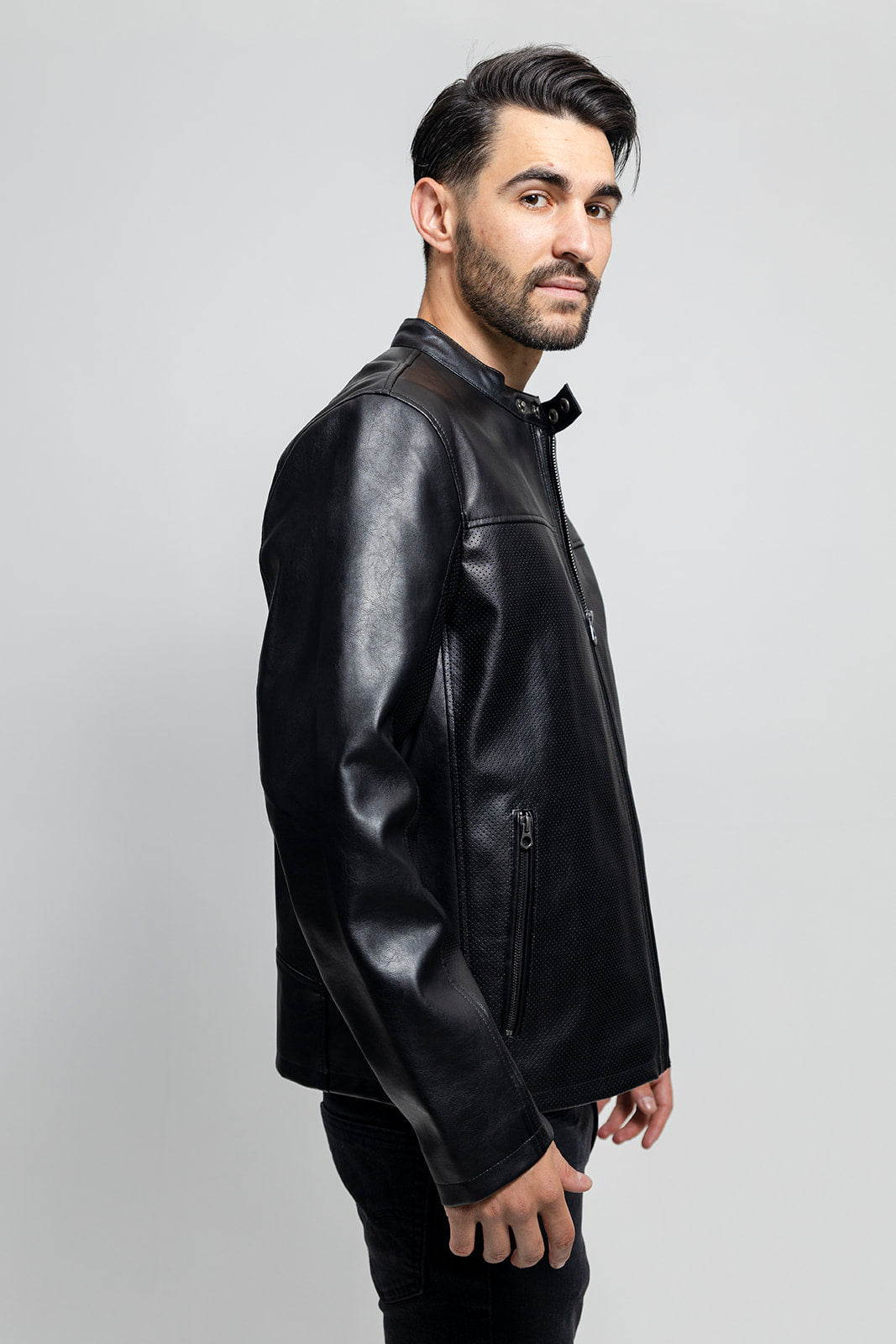 ジャケット・アウター a leather TRUCKER JACKET ovy Oliver - Men's Vegan Faux/Perforated Leather Jacket